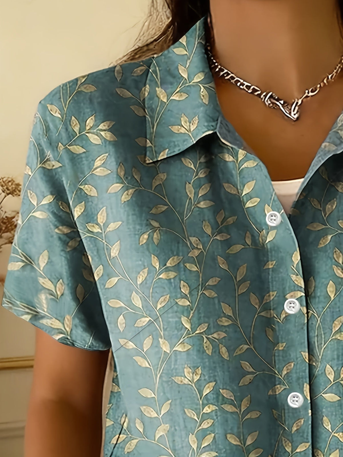 Elspeth | Leaf Print Button-Up Shirt