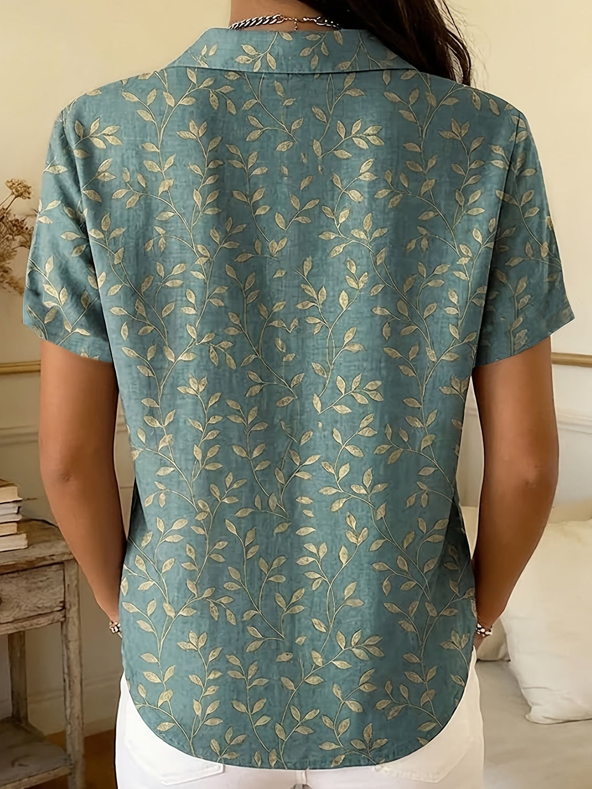Elspeth | Leaf Print Button-Up Shirt